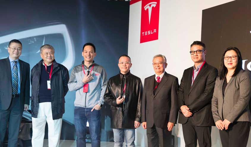 tesla-first-delivery-taiwan