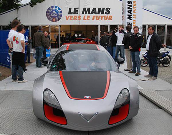 The Venturi Volage на старта на Le Mans vers le futur