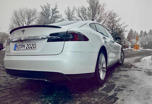 tesla_model_s_get_amped_europe