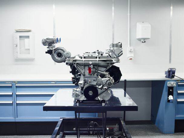 Benzinoviyat motor na hybrid Jaguar C-X75 e samo 1.6 litra, no ima mosht ot 500 k.s.