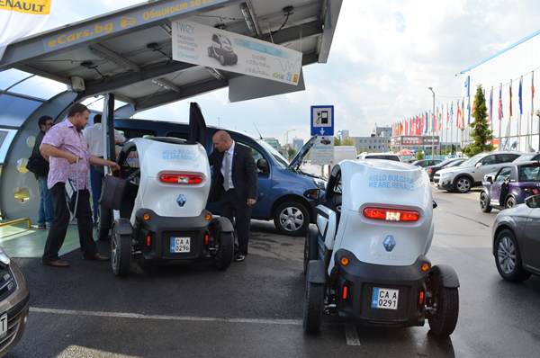 renault-twizy-test-dvire-medii-avtosalon-sofia