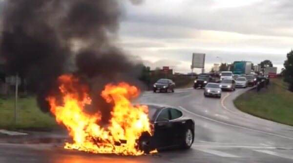 tesla model s pozhar