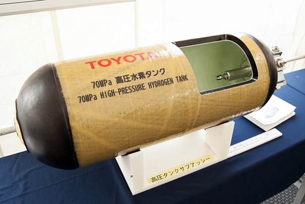 toyota_hydrogen_tank