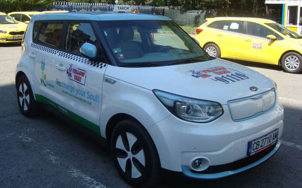 kia-soul-ev-elektrichesko-taxi