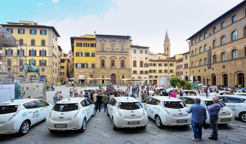 nissan_leaf_electric_taxis_florence