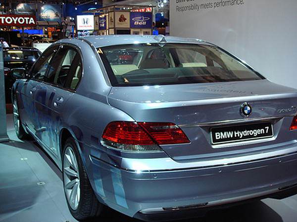 BMW с водородна енергия