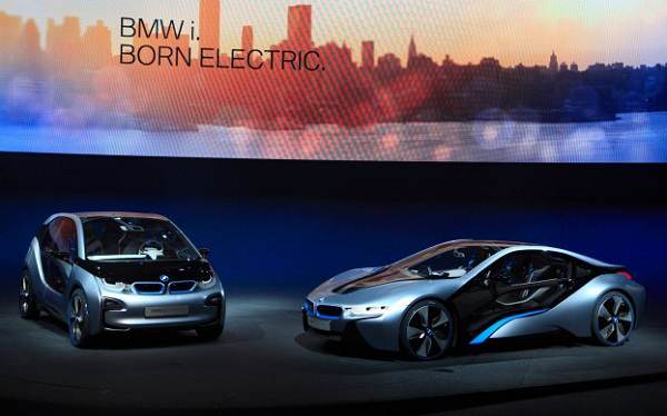 BMW i3 и i8 вече са официално представени - остава да видим заводския облик