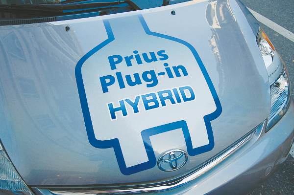 Toyota Prius зареждаем хибрид