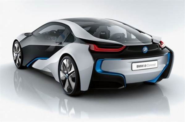 BMW-i8-zarezhdaem-elektromobil-4