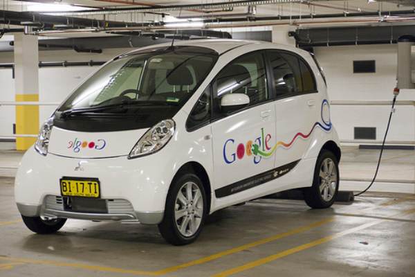 Google разширява своя електро и заряден парк