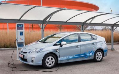 2012-toyota-prius-charge