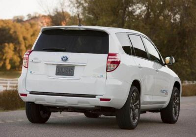 toyota-rav4-ev-2012-rear