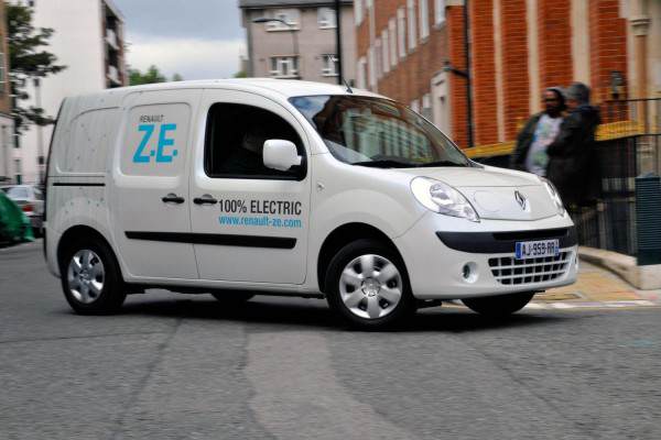 Френски пощи ще се оборудват с 10,000 броя от електрическото Renault Kangoo Z.E.
