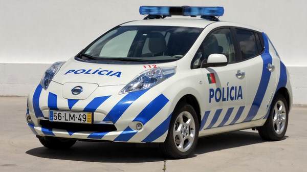 Португалия отново е дейна в електромобилното популяризиране - полицията щади въздуха с 8 бр. Nissan LEAF в редиците си